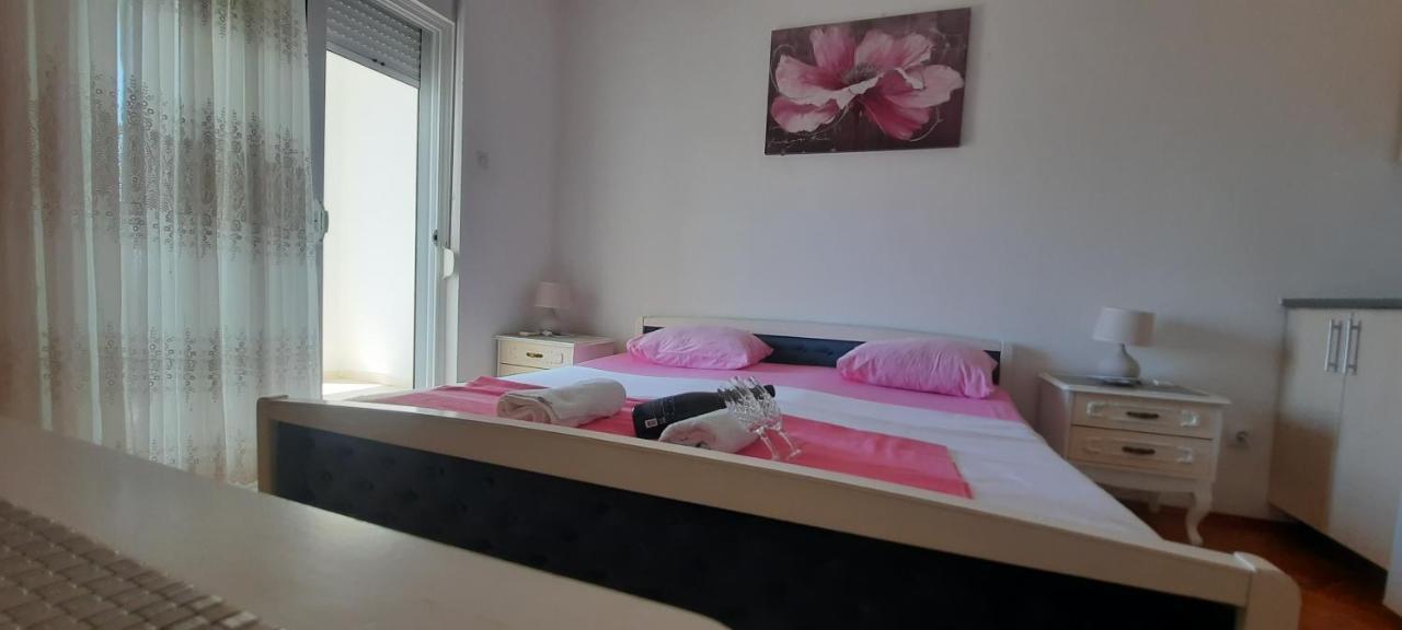 Studio Apartments Jupo Ulcinj Eksteriør billede