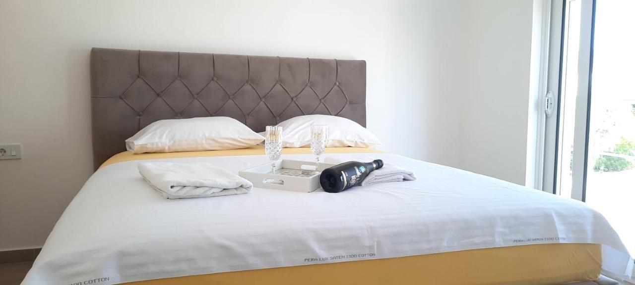 Studio Apartments Jupo Ulcinj Eksteriør billede